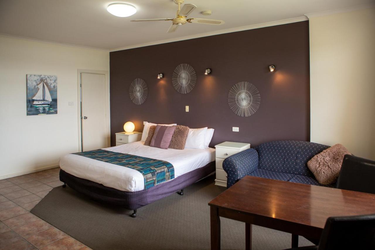 רובא Lakeview Motel And Apartments מראה חיצוני תמונה