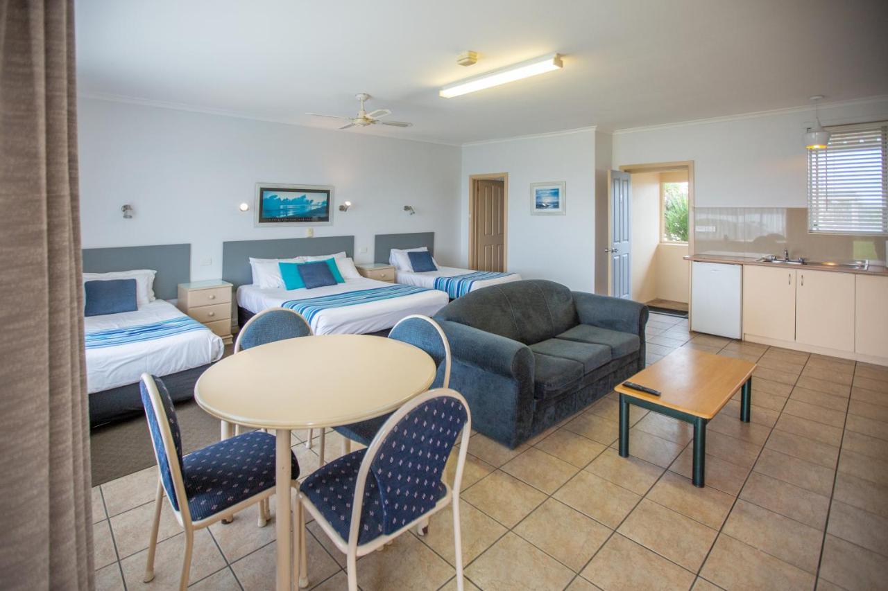 רובא Lakeview Motel And Apartments מראה חיצוני תמונה
