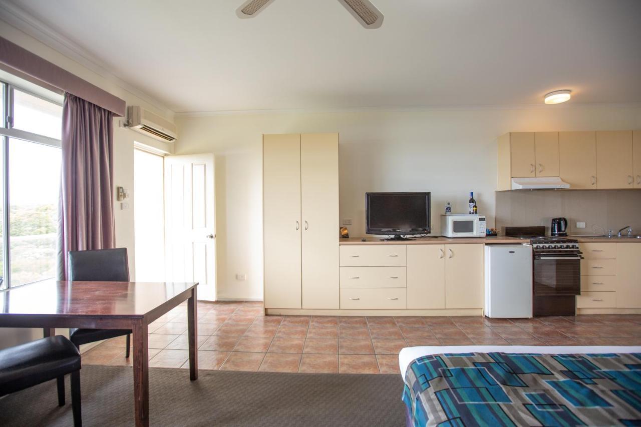 רובא Lakeview Motel And Apartments מראה חיצוני תמונה