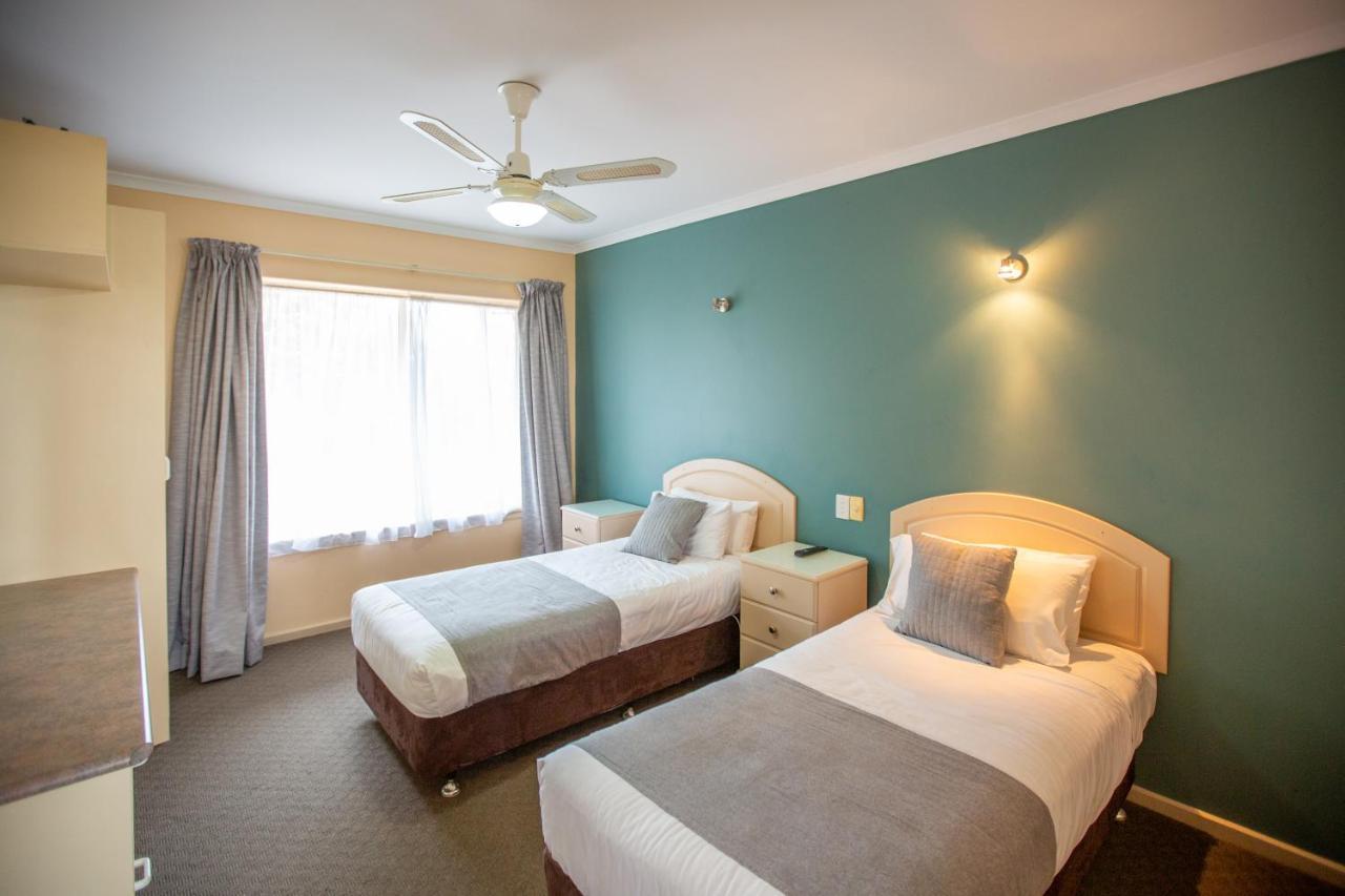 רובא Lakeview Motel And Apartments מראה חיצוני תמונה