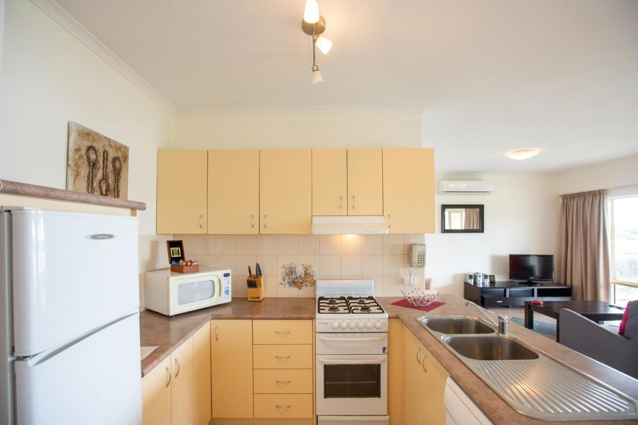 רובא Lakeview Motel And Apartments מראה חיצוני תמונה