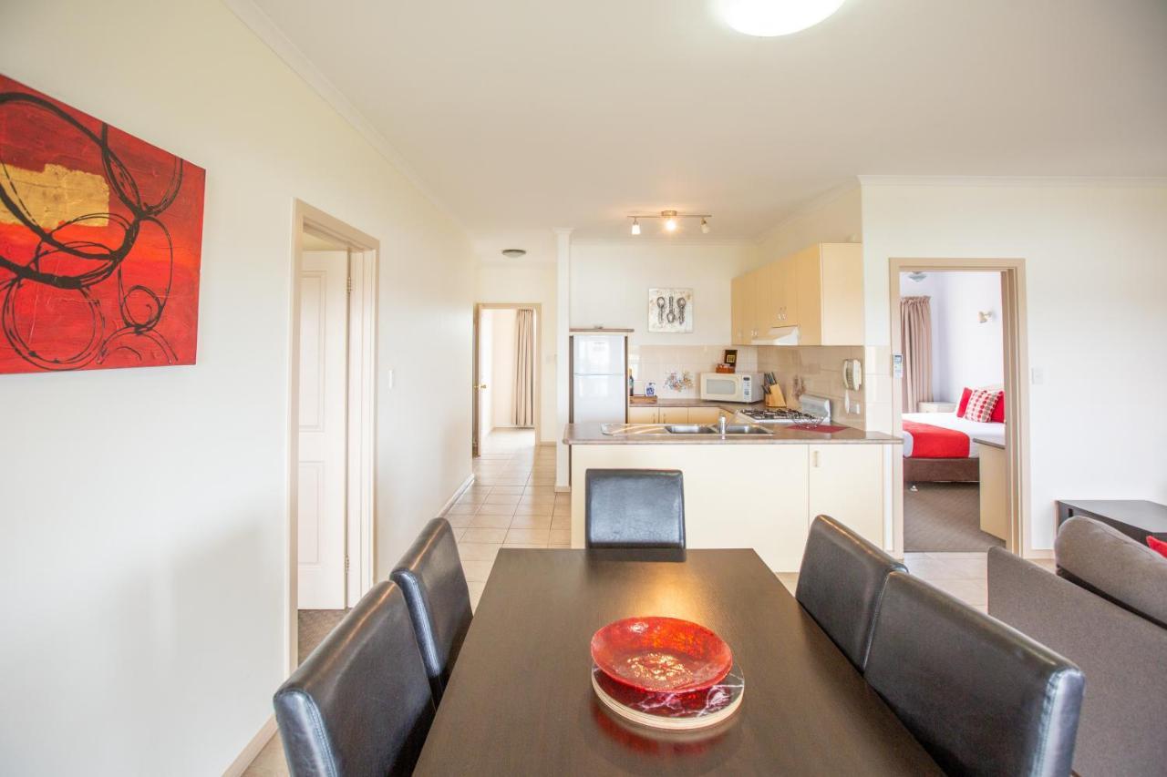 רובא Lakeview Motel And Apartments מראה חיצוני תמונה