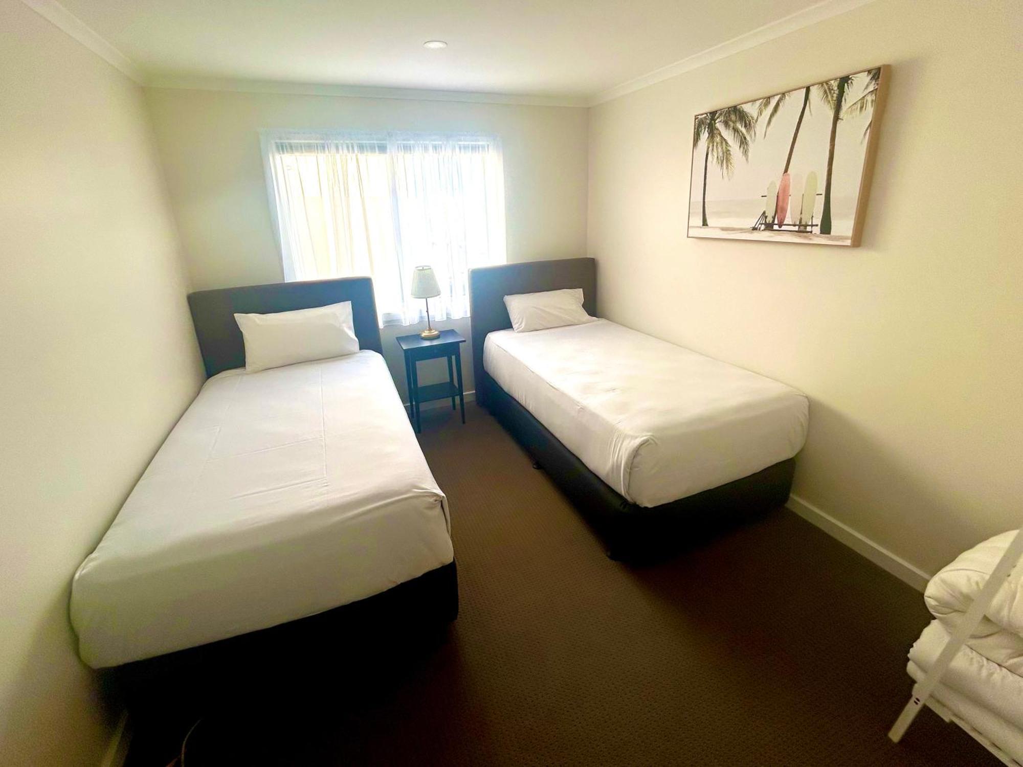 רובא Lakeview Motel And Apartments מראה חיצוני תמונה