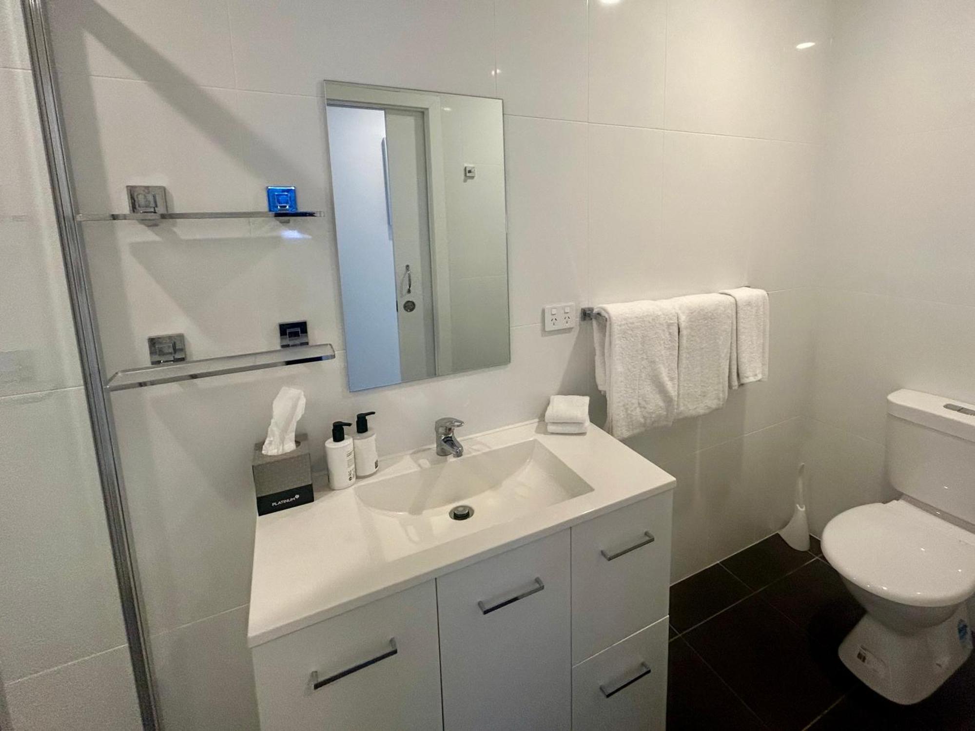רובא Lakeview Motel And Apartments מראה חיצוני תמונה