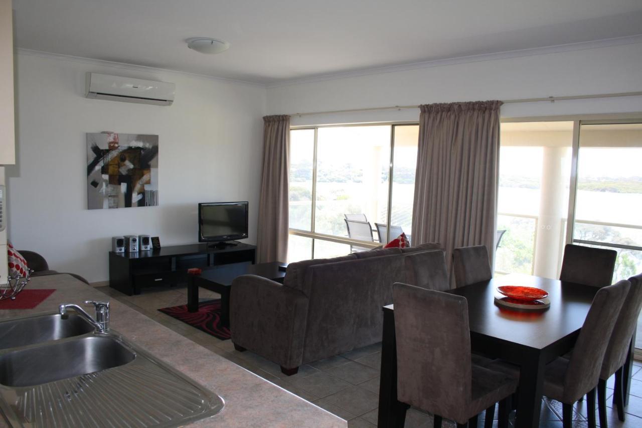 רובא Lakeview Motel And Apartments מראה חיצוני תמונה