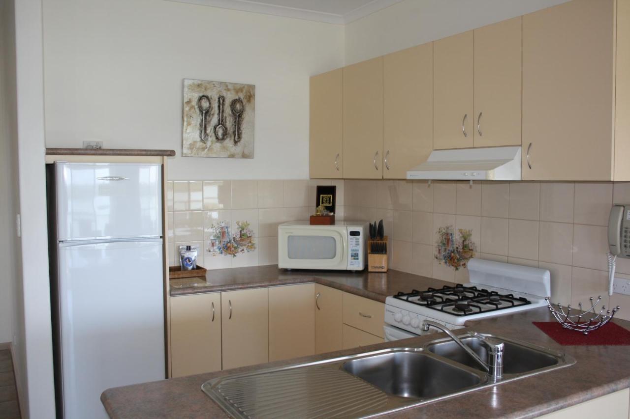 רובא Lakeview Motel And Apartments מראה חיצוני תמונה