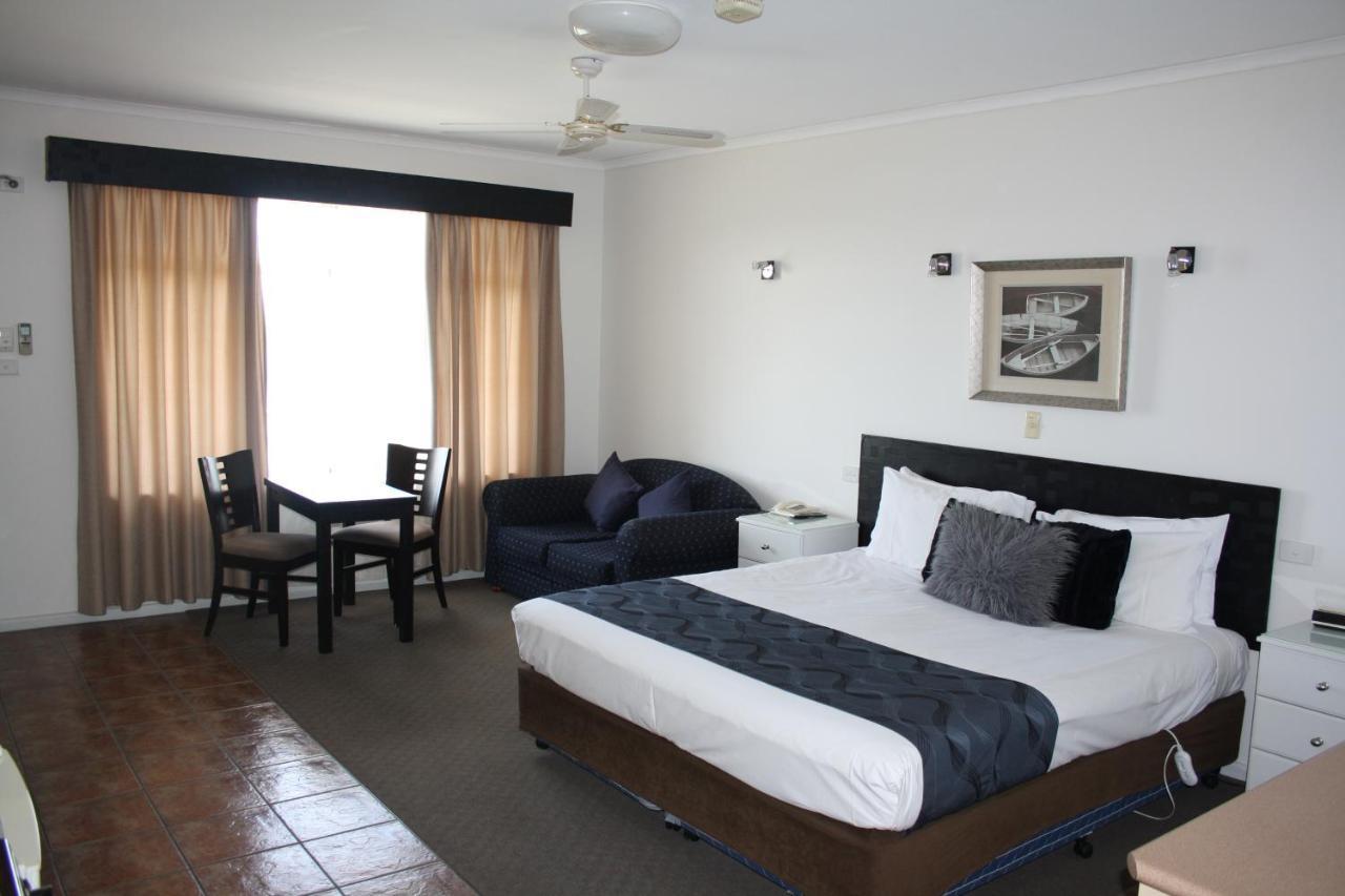 רובא Lakeview Motel And Apartments מראה חיצוני תמונה